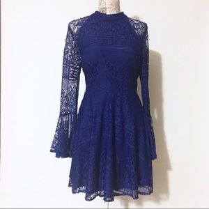 City Triangles/Jodi Kristopher blue lace dress
